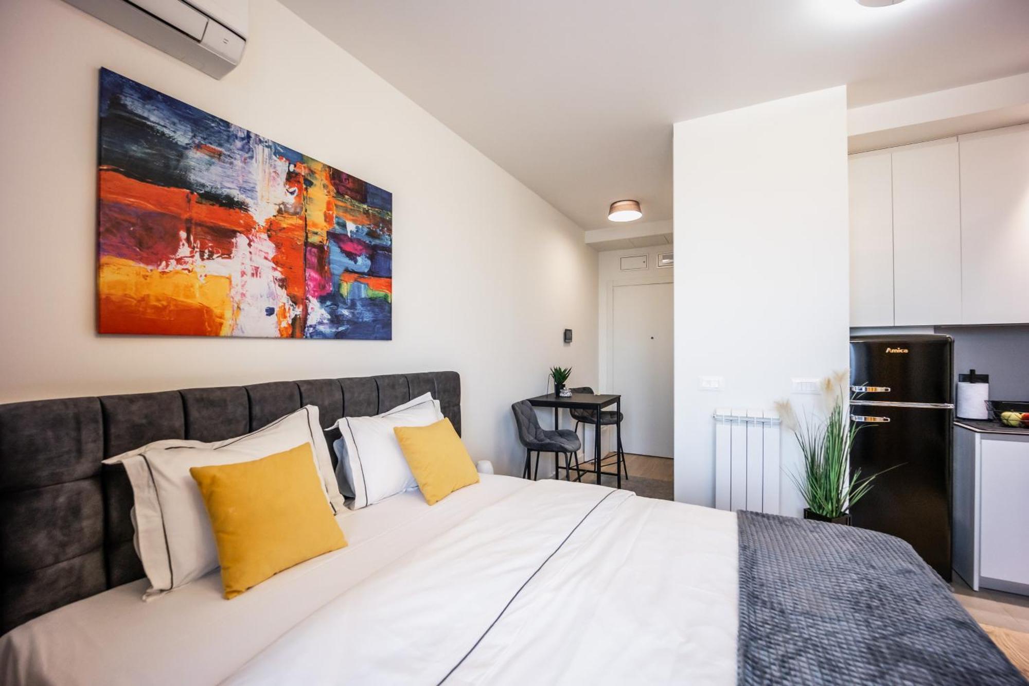 Injoy Apartment