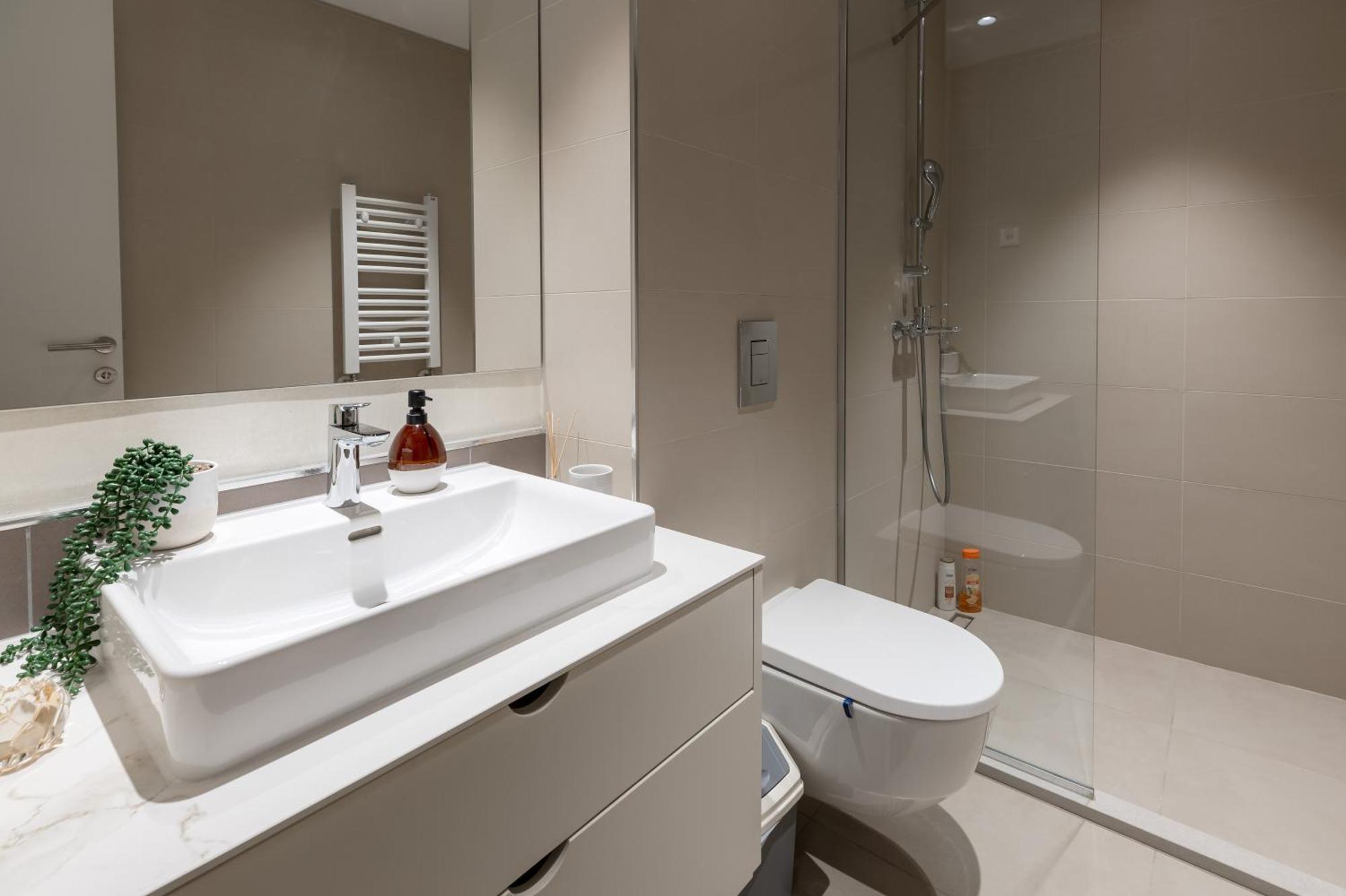 Injoy Apartment